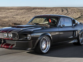 karbon-fiber-govdeli-klasik-mustang-shelby-gt500cr-karsinizda