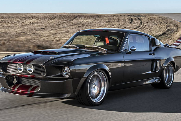 karbon-fiber-govdeli-klasik-mustang-shelby-gt500cr-karsinizda